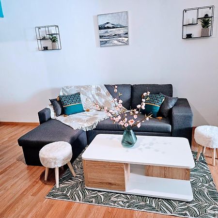 Spacieux Et Charmant Appartement De 47 M2 Charleville-Mezieres Bagian luar foto